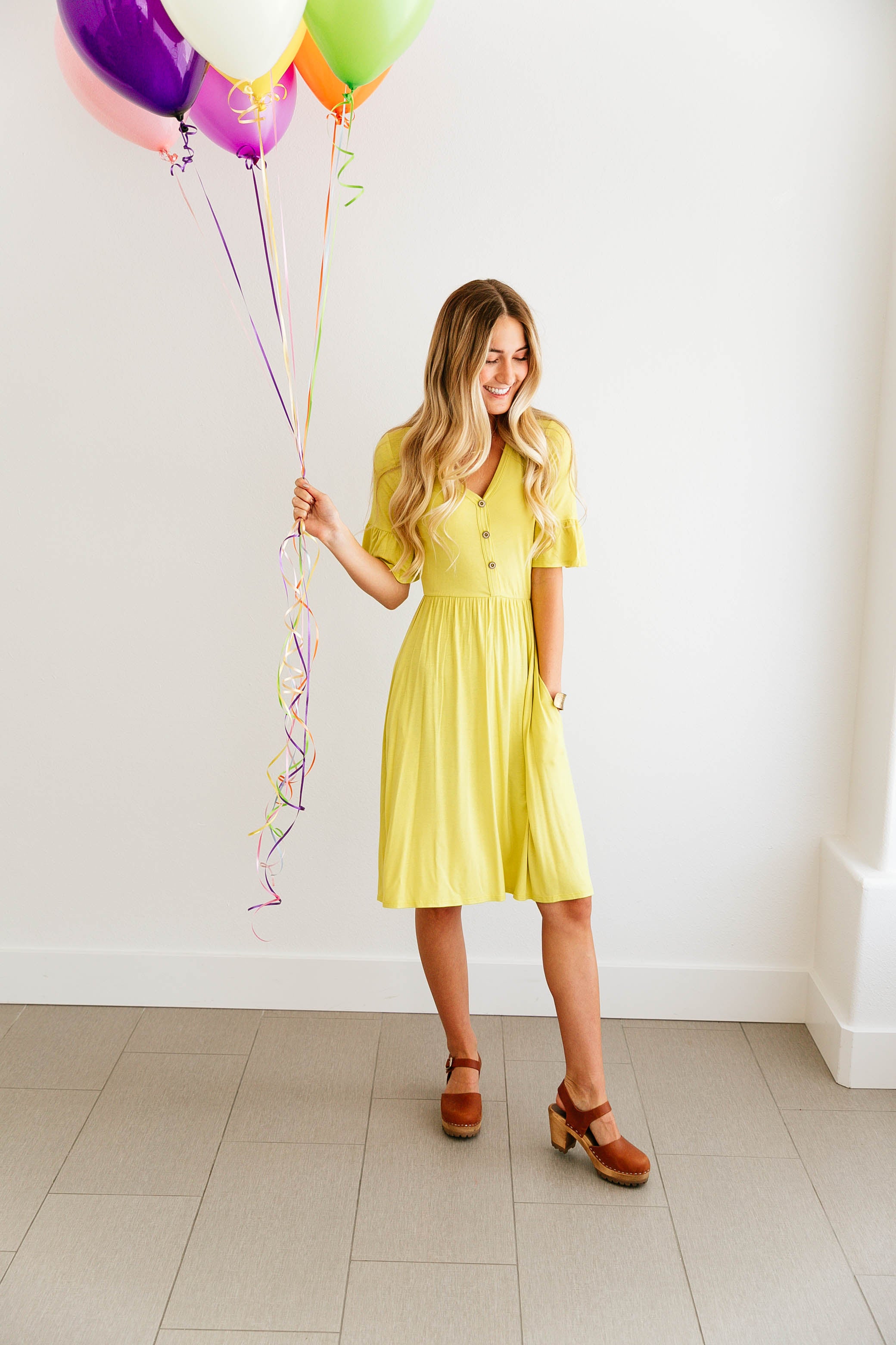 RUFFLE SLEEVE MIDI DRESS